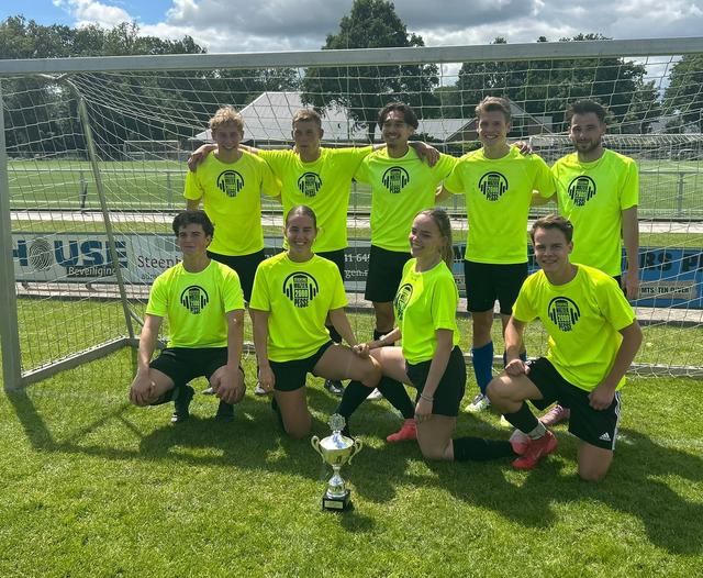 Familie Reinders wint familietoernooi sv Pesse