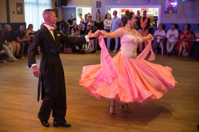 Danskoppels zetten beste beentje voor tijdens dansexamens bij Dancin’ Together in Stuifzand