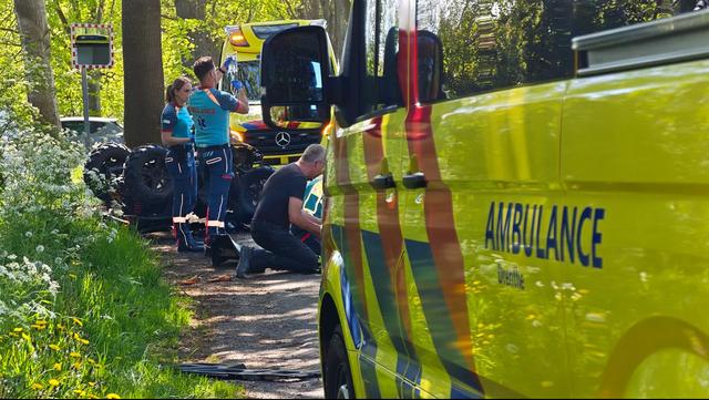 Bestuurder van quad zwaargewond bij botsing met bestelbusje in Kerkenveld