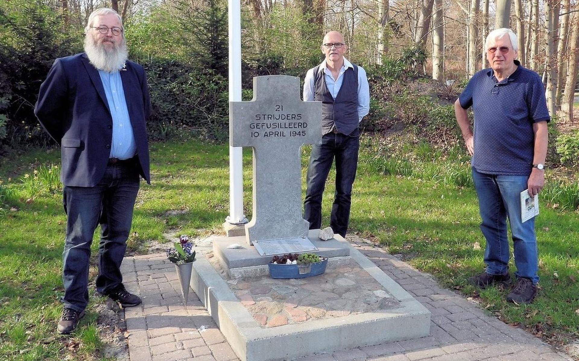Alle huishoudens in Pesse ontvangen herdenkingsboek 'De bevrijding van Pesse en omstreken' - hoogeve