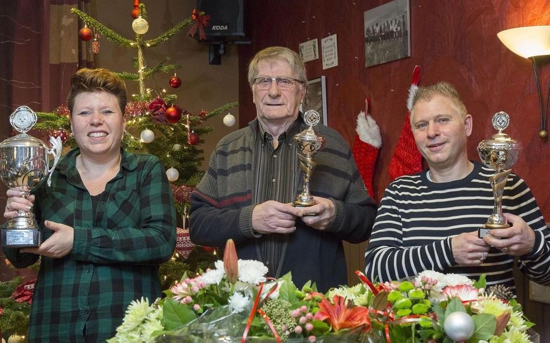 Erika Moes wint klaverjascompetitie Stuifzand