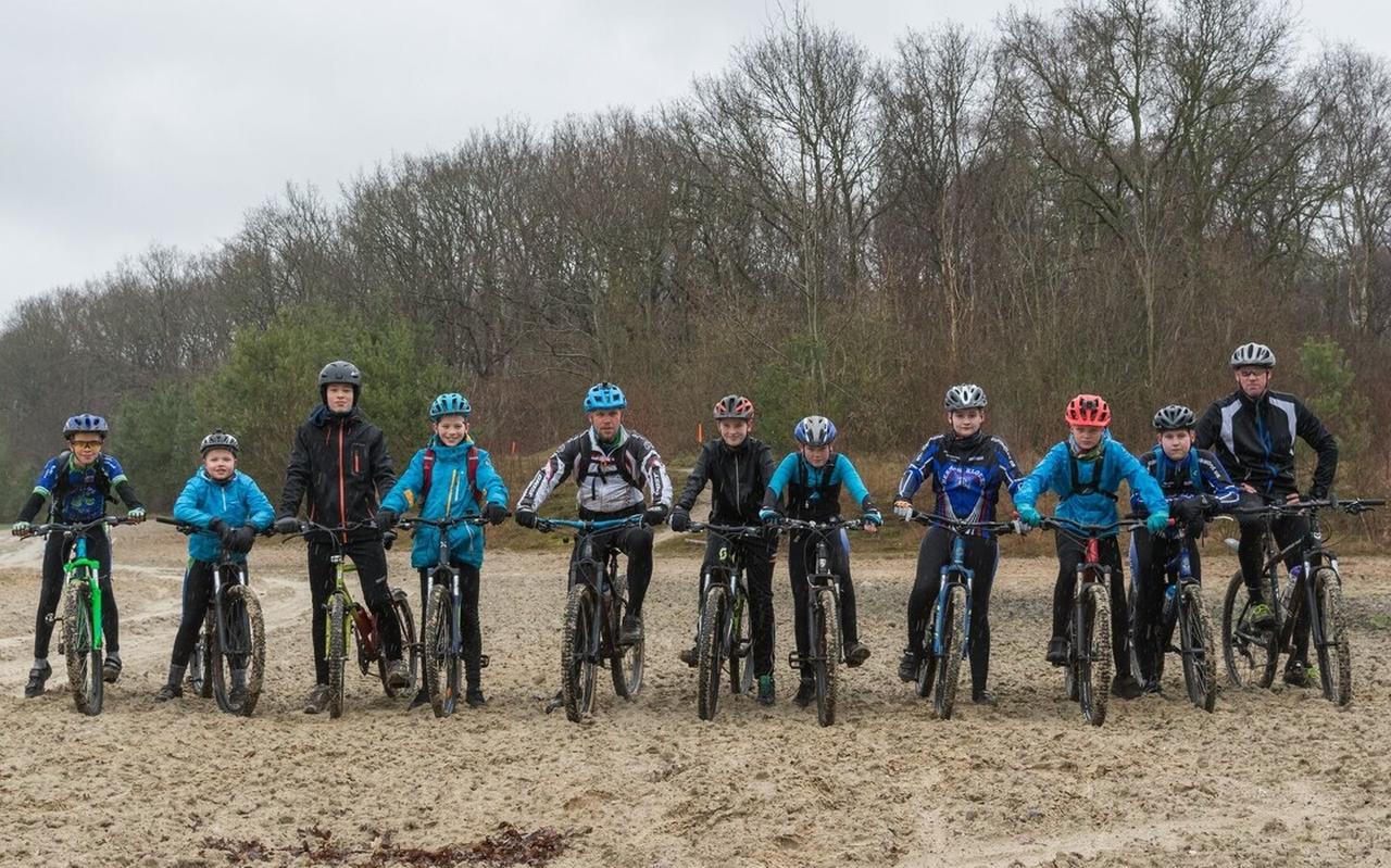 Alleen de jeugd tot zeventien jaar krijgt momenteel training bij MTB Zuidwolde e.o.
Alleen de jeugd tot zeventien jaar krijgt momenteel training bij MTB Zuidwolde e.o.