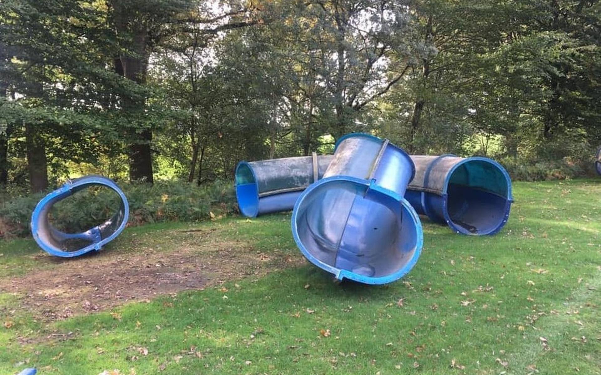Laurens uit Ootmarsum biedt zijn waterglijbaan te koop aan, en hij gaat naar... Hoogeveen