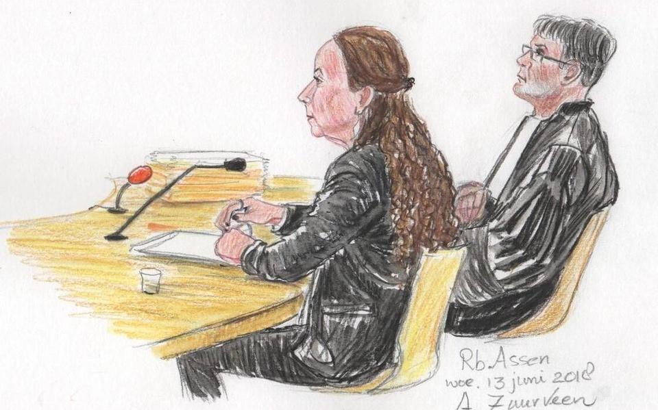 De moeder van Sharleyne in de rechtbank in Assen in juni 2018. Illustratie Archief DvhN/Annet Zuurveen