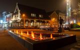 Oranje fonteinen vorig jaar op de Eiermarkt in Hoogeveen.