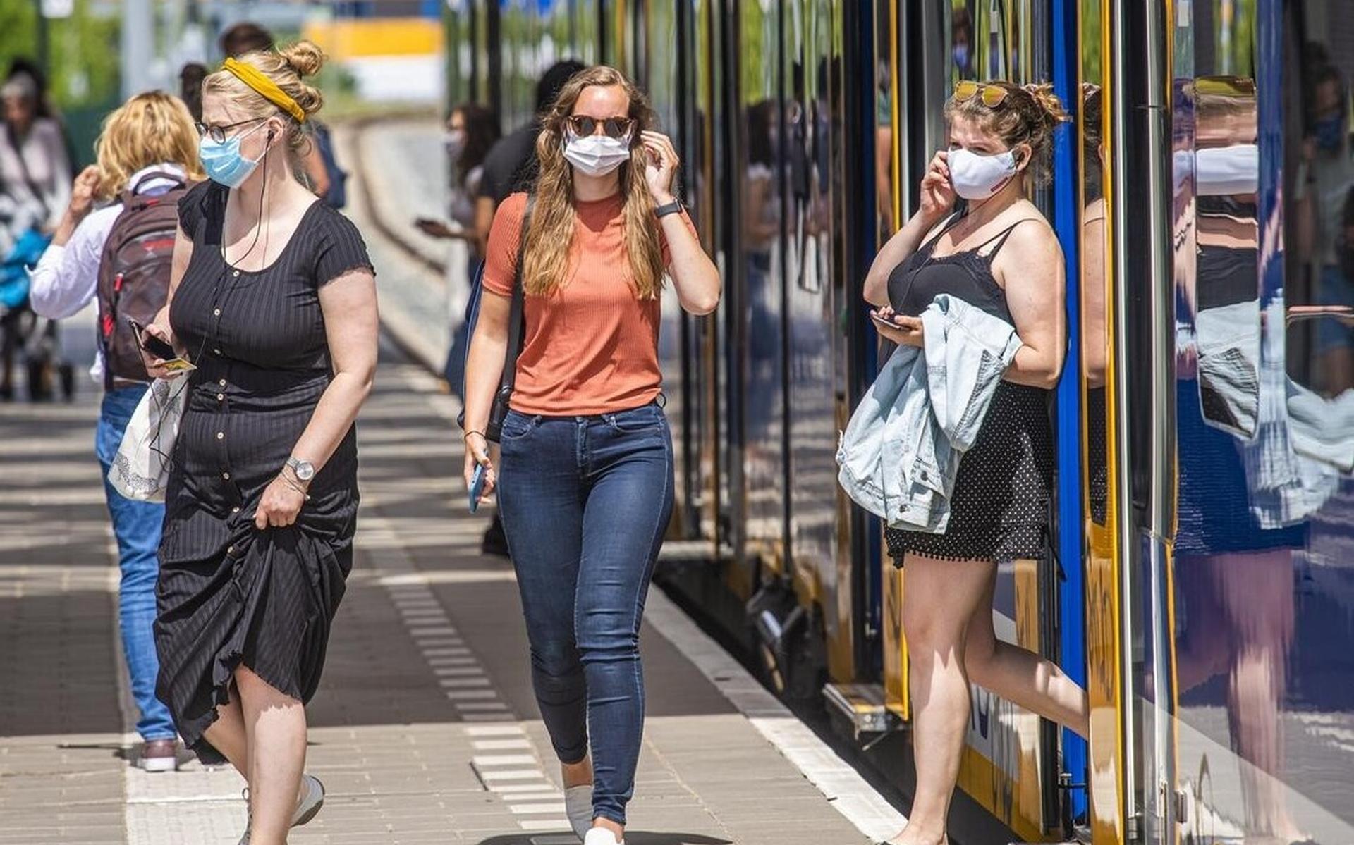Veiligheidsregio Drenthe ziet voorlopig nog niets in verplichting mondkapjes - hoogeveenschecourant.