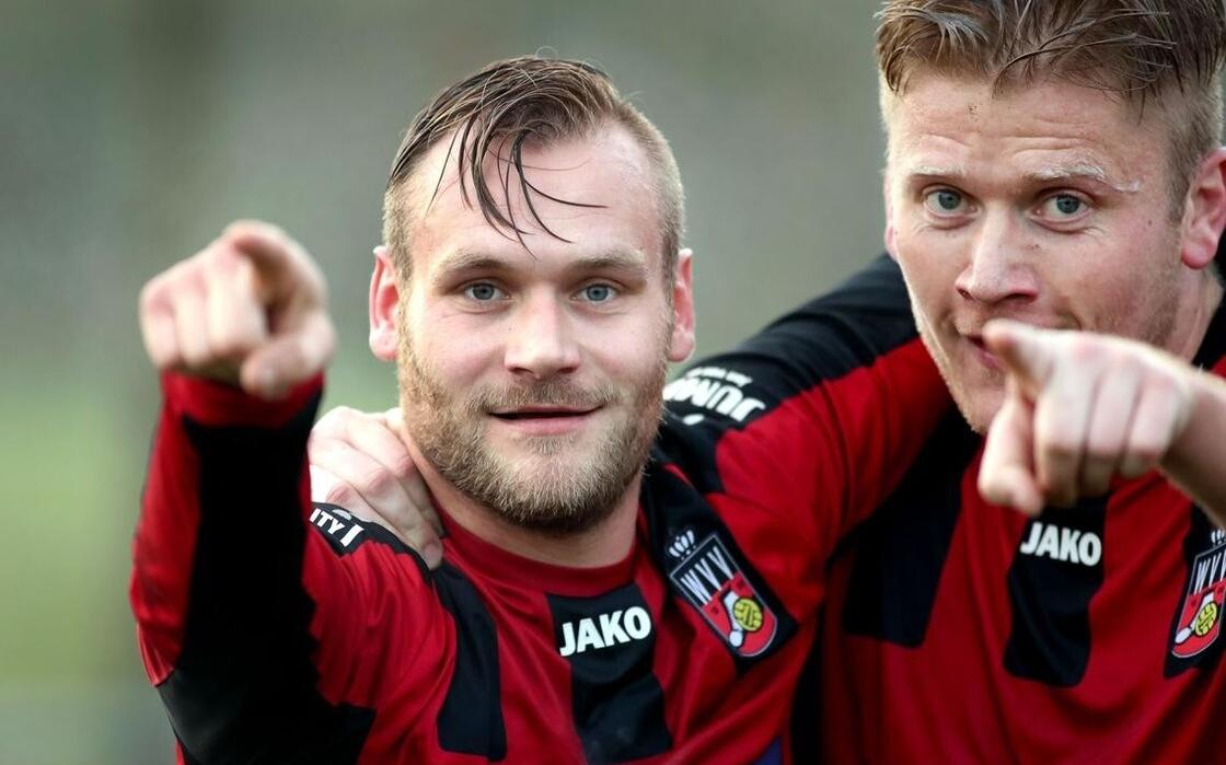 Martijn Drent (links) toen hij nog voor WVV speelde. Naast hem Nils van Delden. Martijn Drent (links) toen hij nog voor WVV speelde. Naast hem Nils van Delden.