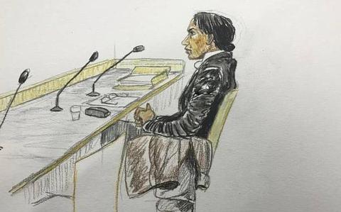 Hala E. bij een eerdere zitting. Tekening: Annet Zuurveen. 