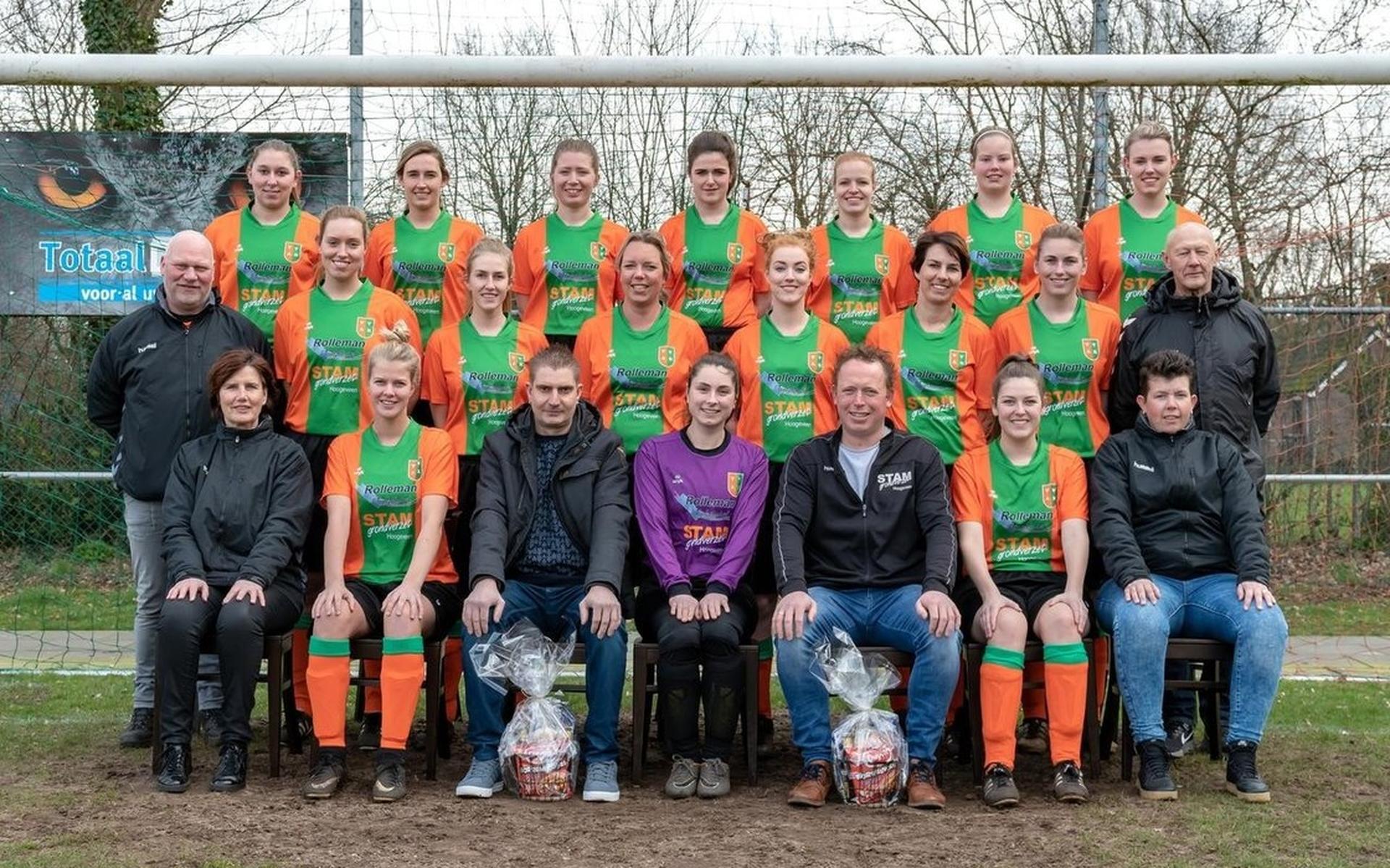 Nieuw tenue voor VVAK vrouwen 1