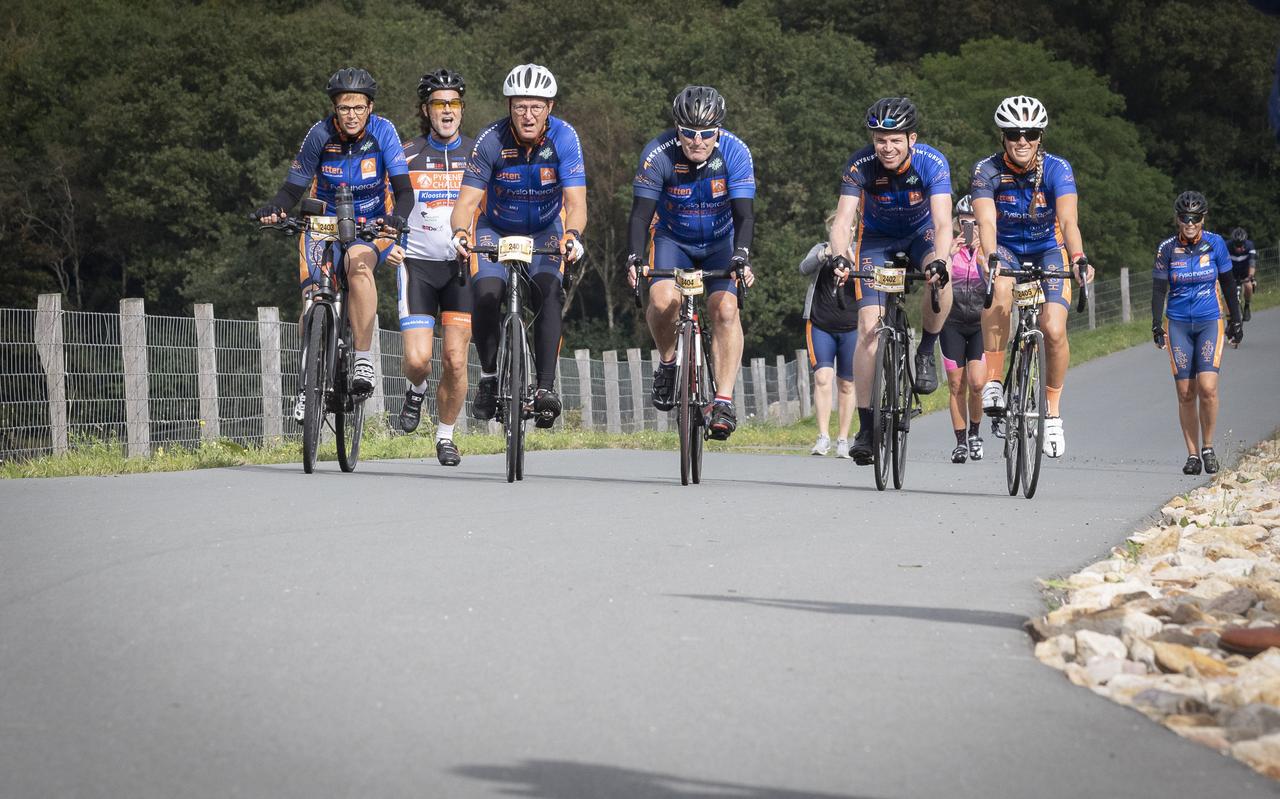 De finish van Team HOOP op de VAM-berg. De finish van Team HOOP op de VAM-berg.