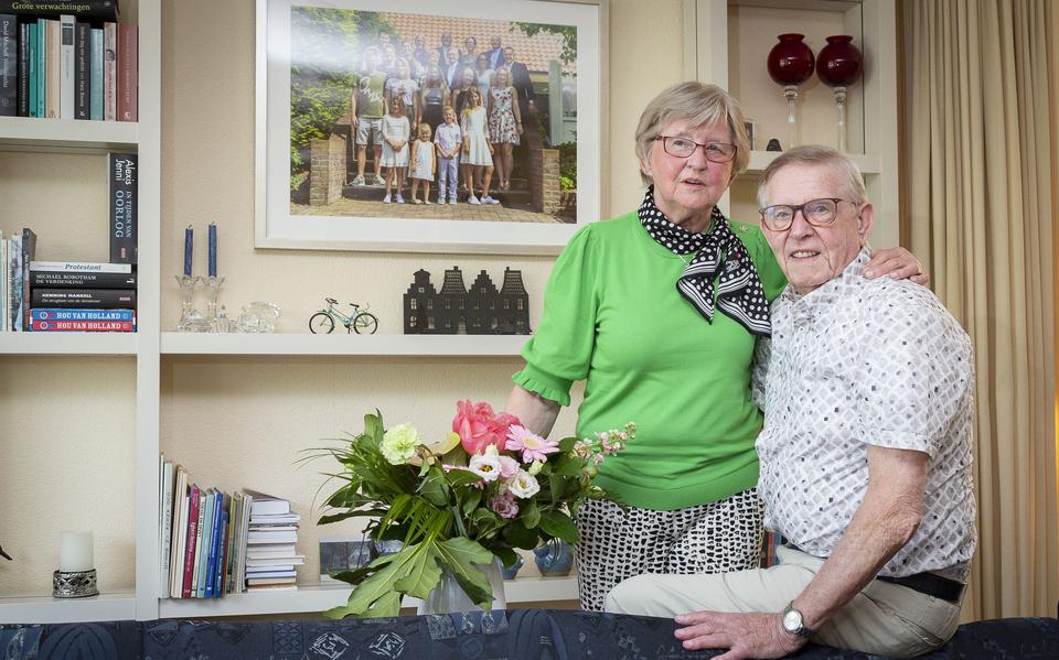 Echtpaar Bouw is 65 jaar getrouwd.