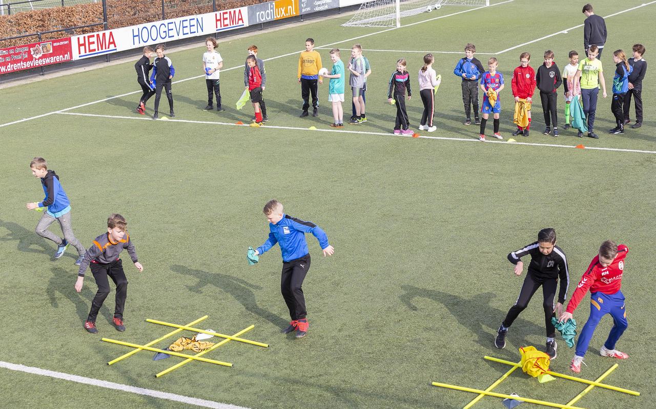 Verschillende speltrainingen voor kinderen in Hoogeveen, ter illustratie. Verschillende speltrainingen voor kinderen in Hoogeveen, ter illustratie.