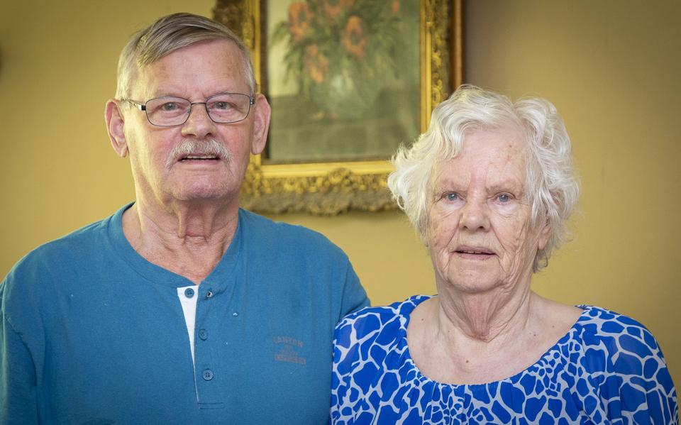 Jaap en Mienie Dijkstra-Bijker uit Hoogeveen zijn 60 jaar getrouwd: De eerste kus was onder een spar