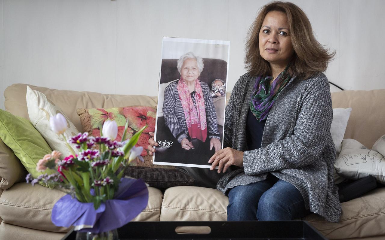 Tilly Tanalepy-Djirlauw verhuisde zes jaar geleden terug naar Hoogeveen om voor haar moeder te zorgen. Maart dit jaar overleed moeder. Tilly Tanalepy-Djirlauw verhuisde zes jaar geleden terug naar Hoogeveen om voor haar moeder te zorgen. Maart dit jaar overleed moeder.