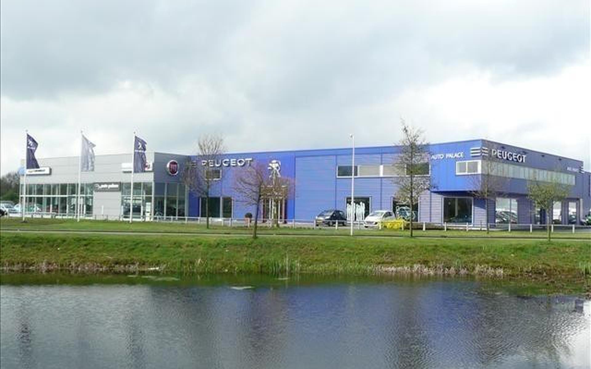 Auto Palace Hoogeveen is gevestigd aan Buitenvaart.
