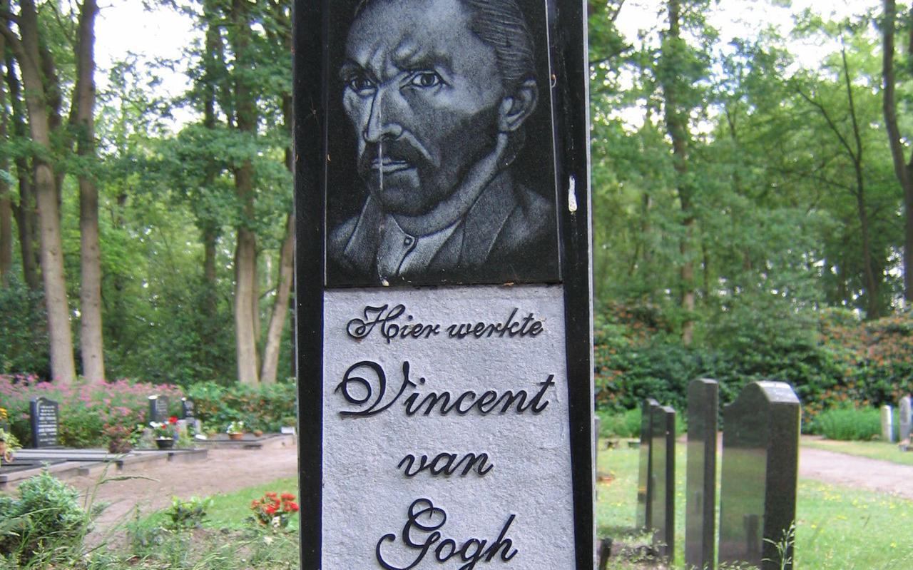 Vincents portret, op een gedenkteken op Hollandschevelds begraafplaats.