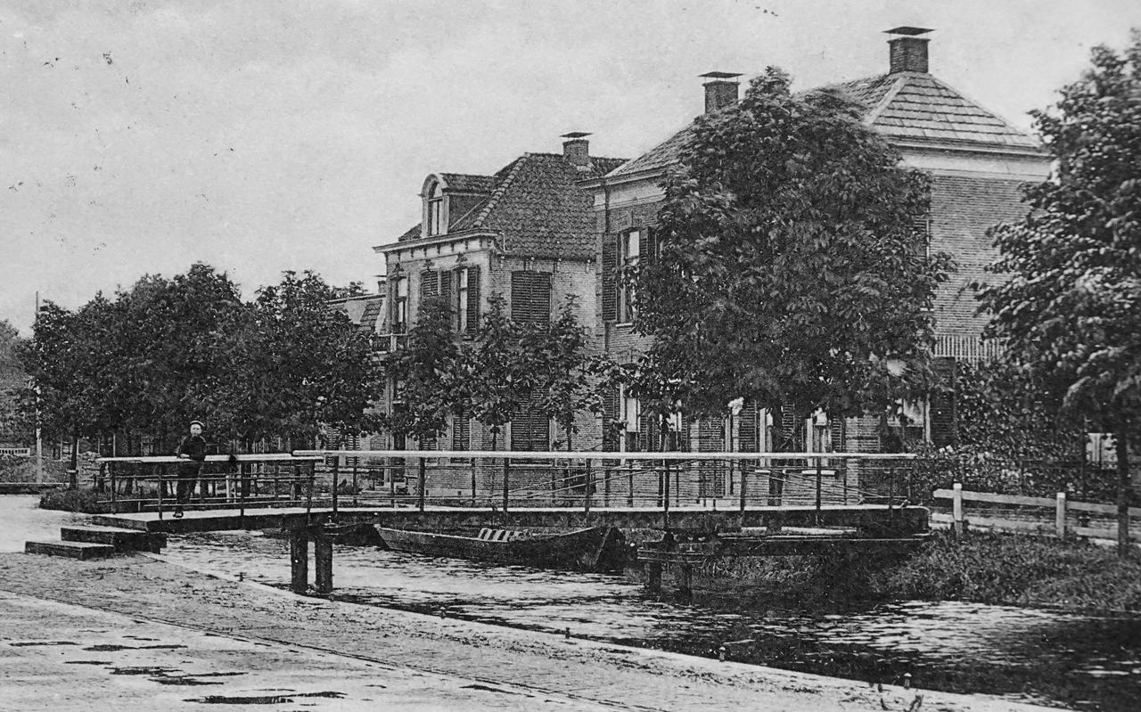 Het begin van de Hoofdstraat, begin 20e eeuw. Hier was ooit het
landgoed Venendal.