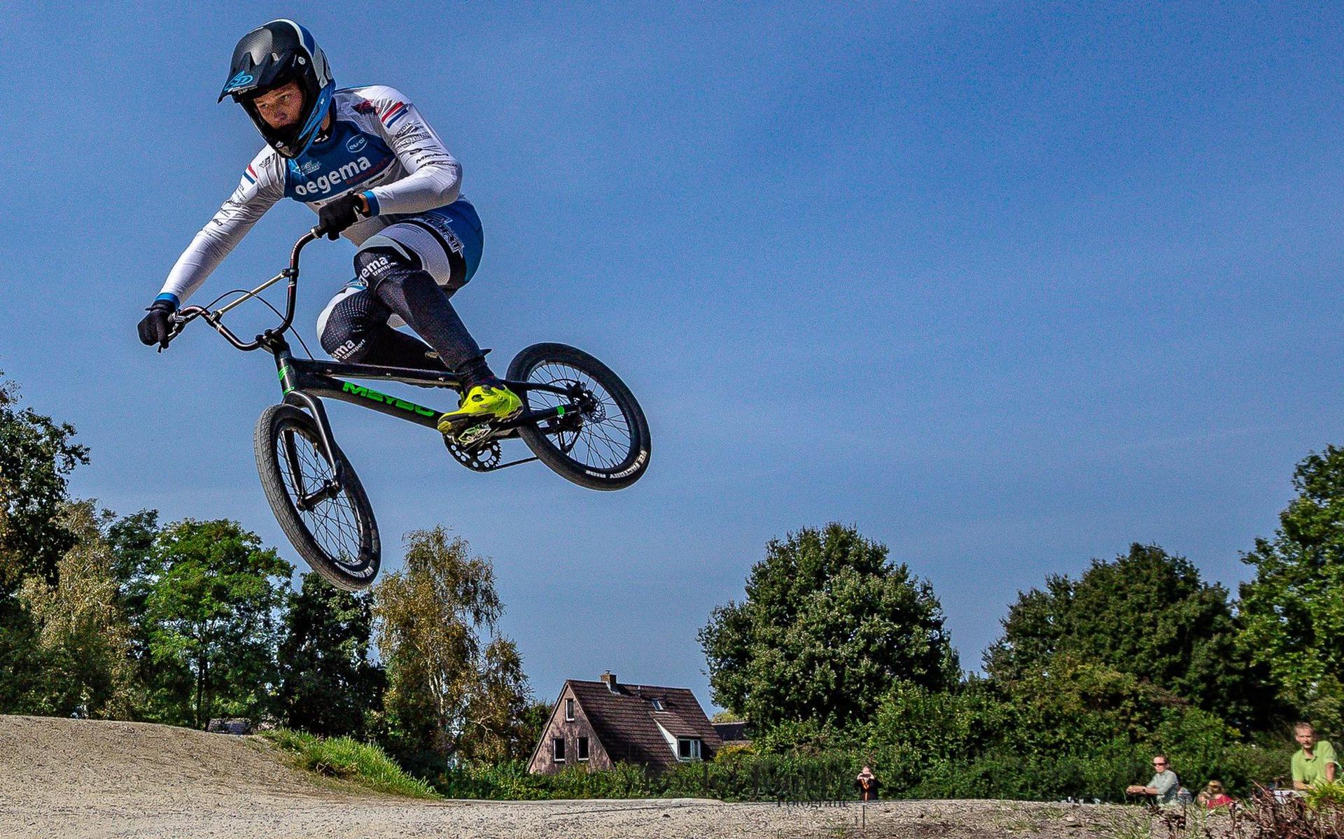 Gezamenlijke selectie Vervelend residentie Bekende BMX'er Robin Dijk geeft clinic op fietscrossbaan in Steenbergerpark  in Hoogeveen - Hoogeveensche Courant