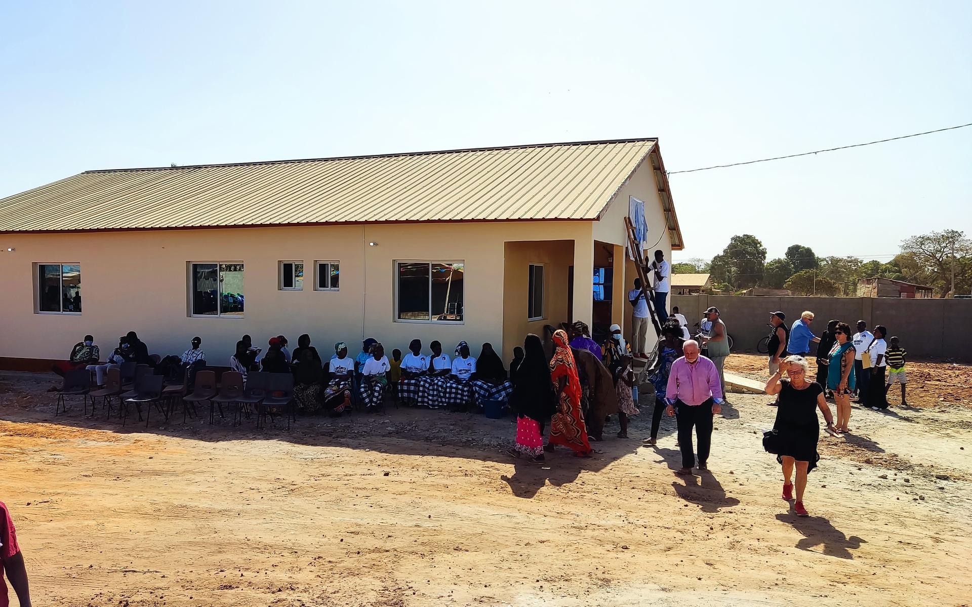 Apre il nuovo centro medico a Bafuloto, in Gambia: “La salute è la cosa più importante della nostra vita”
