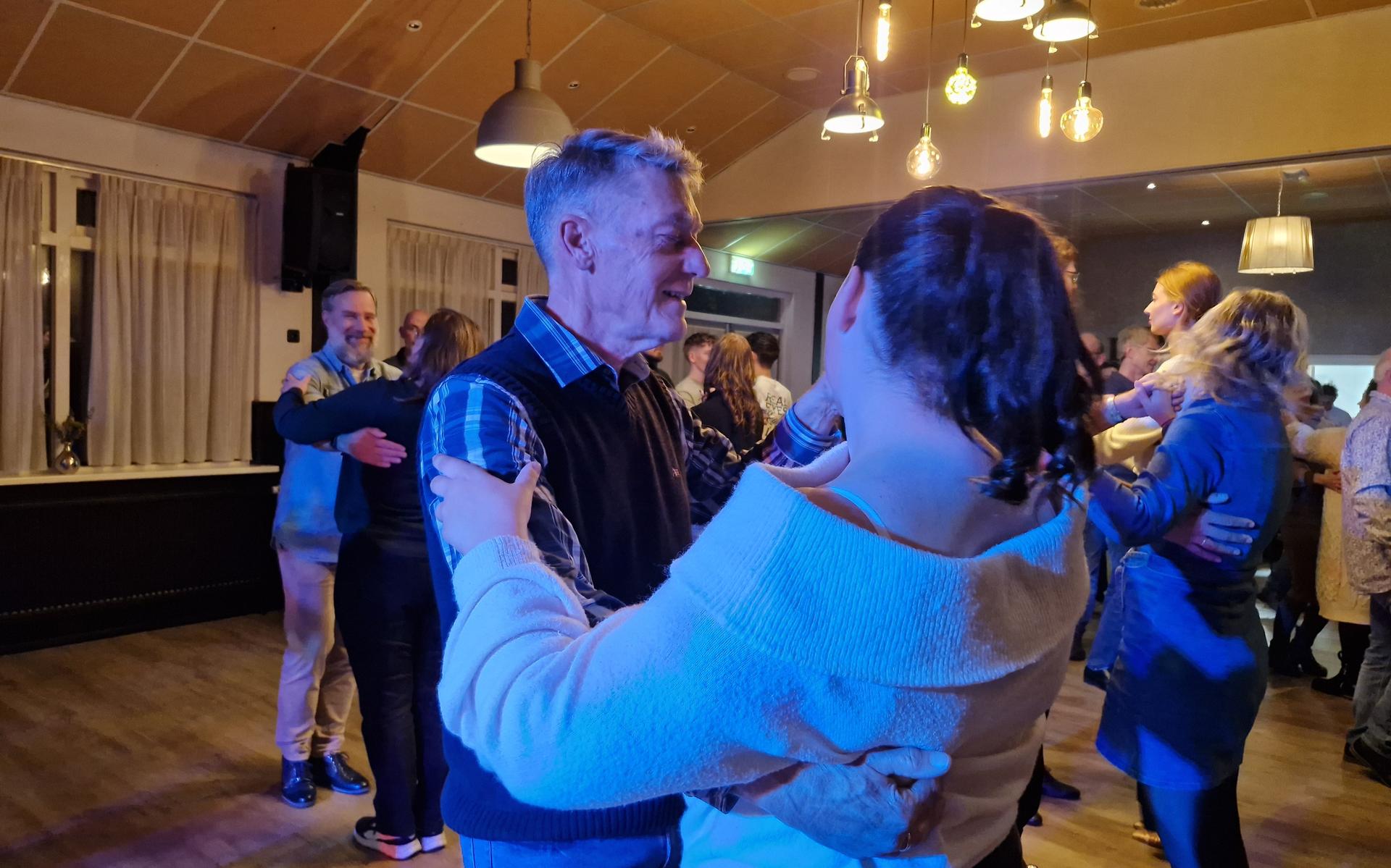 Stijldansen herleeft in Stuifzand met succesvolle dansavond