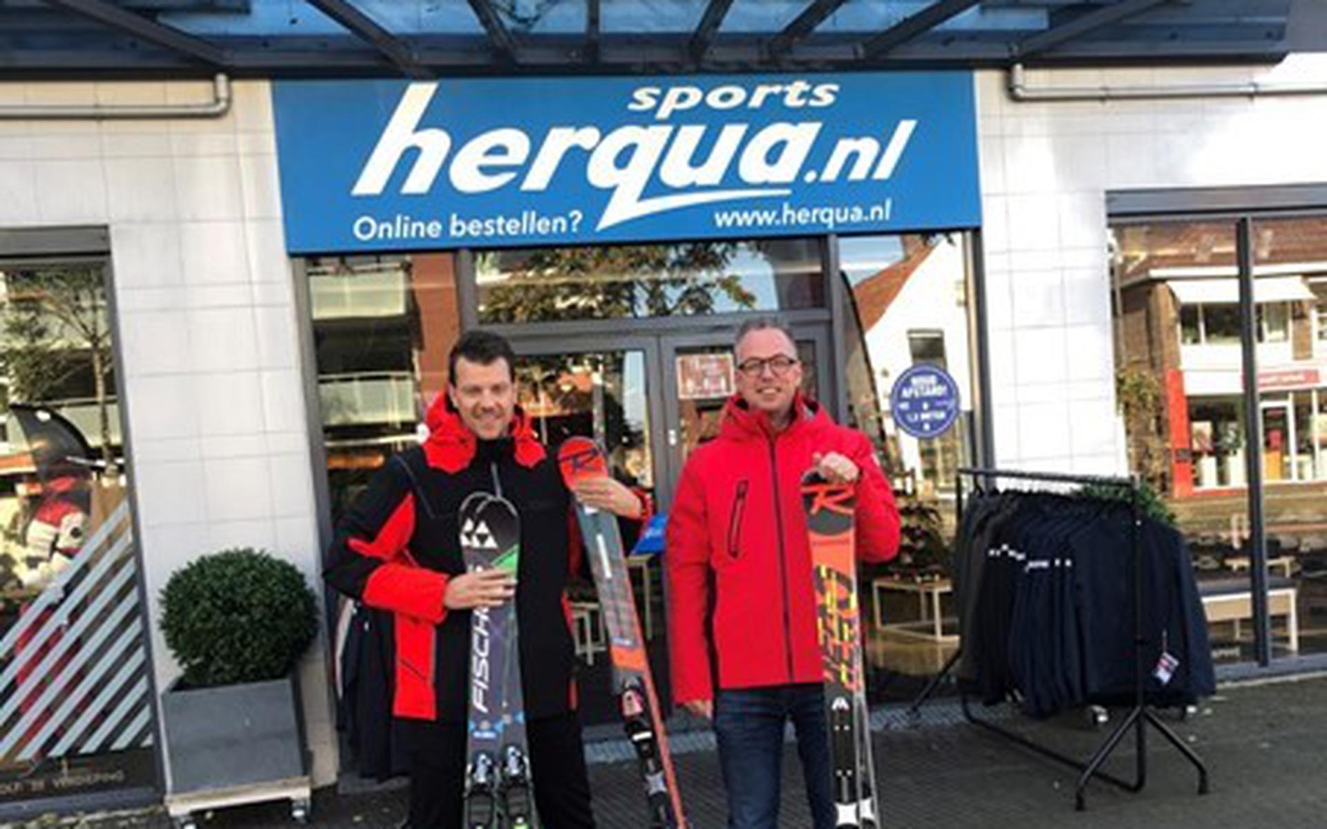 Frits van der Veen (links) van Herqua Sports en Roel Rauwerdink van Slijterij Dikkers.