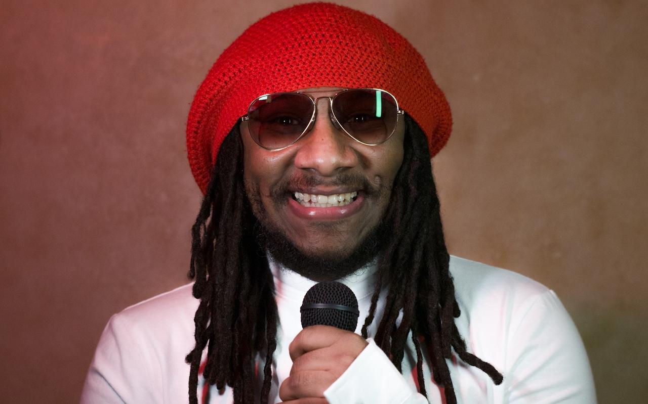 Reggaezanger Mo Ali. Reggaezanger Mo Ali.