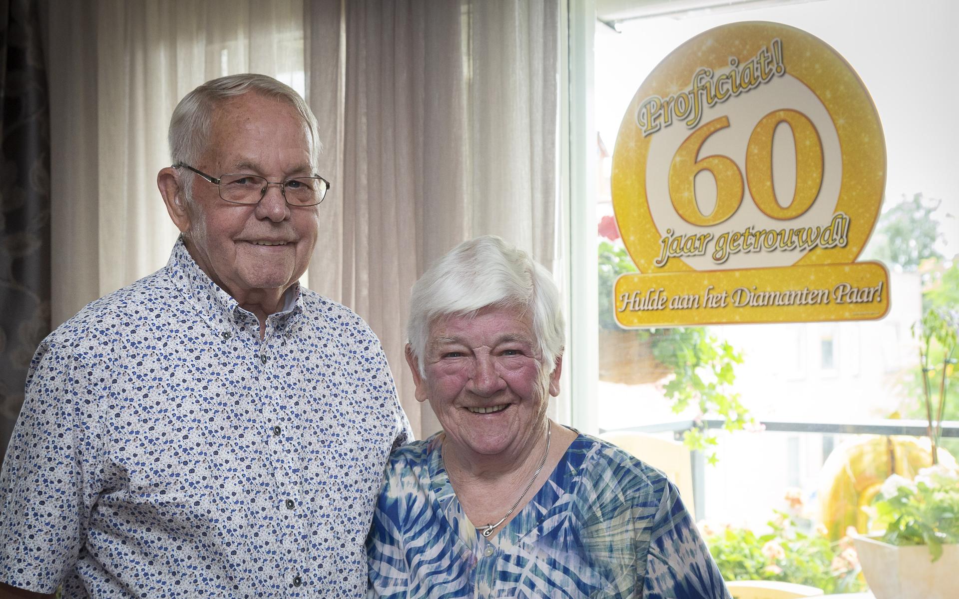 Het echtpaar Binnenmars-Smit is 60 jaar getrouwd.