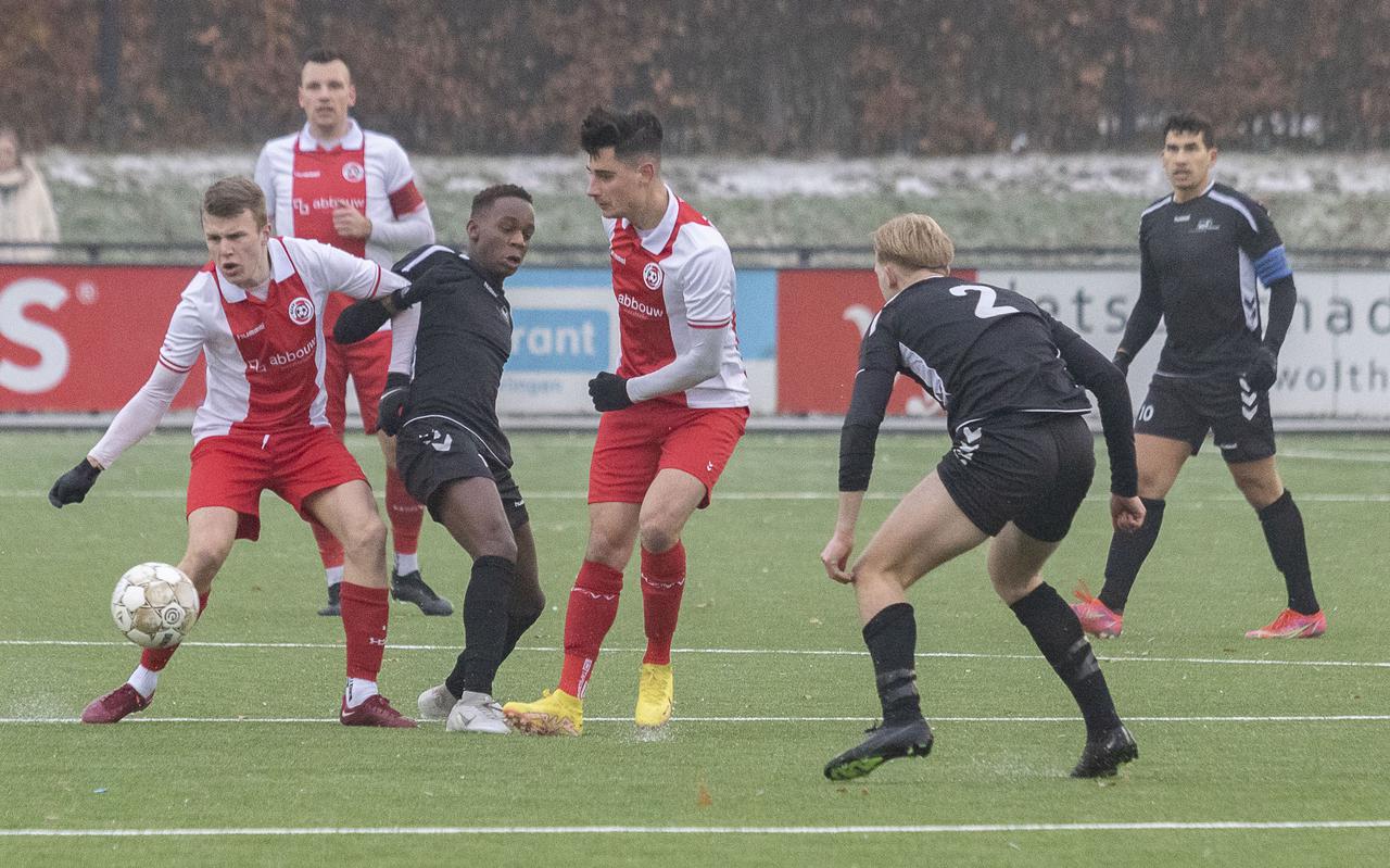 HZVV speelt met succes offensief tegen Barneveld.
