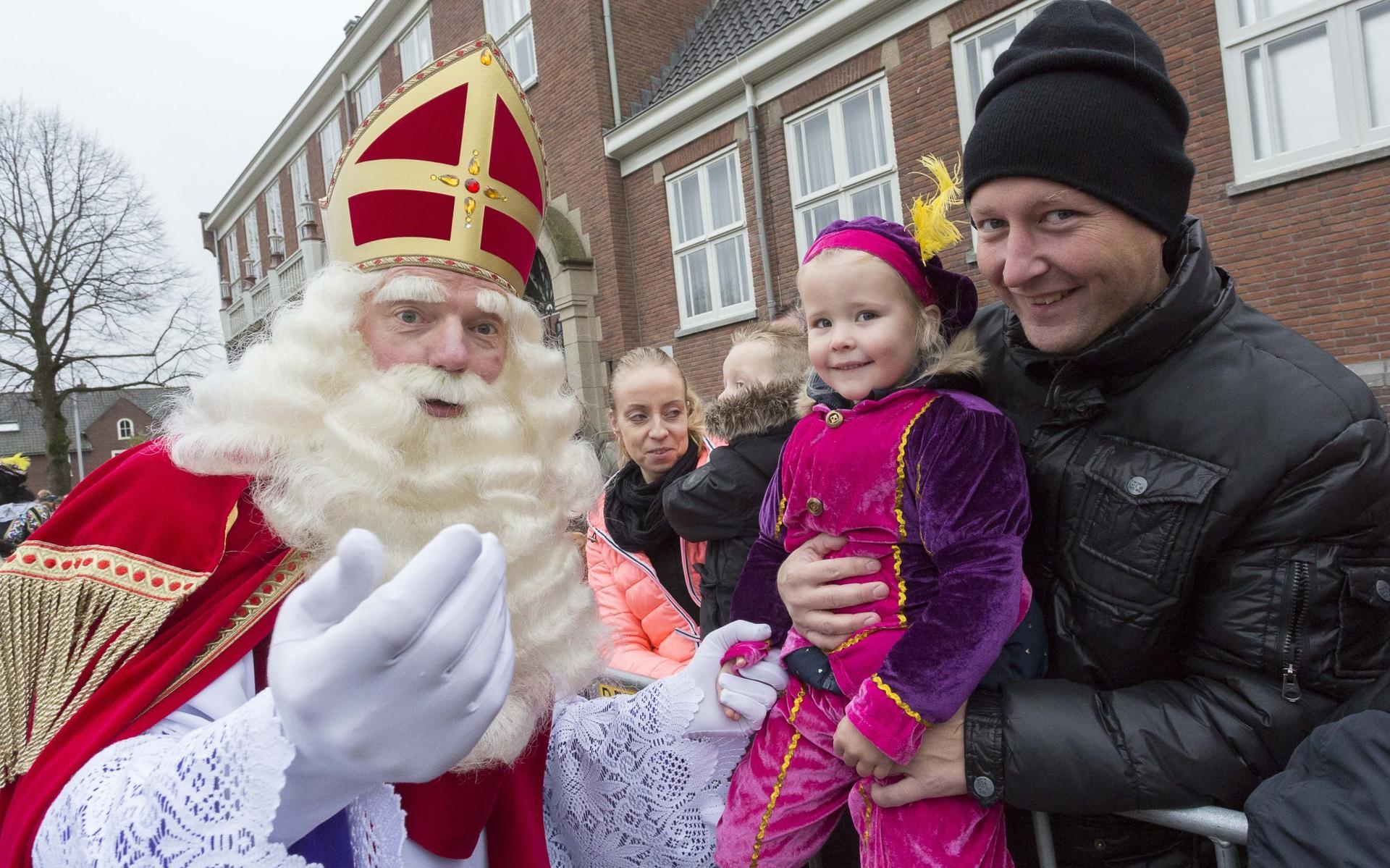 De intocht van Sinterklaas in Hoogeveen gaat door, maar zonder de centrale ontvangst bij het gemeentehuis.