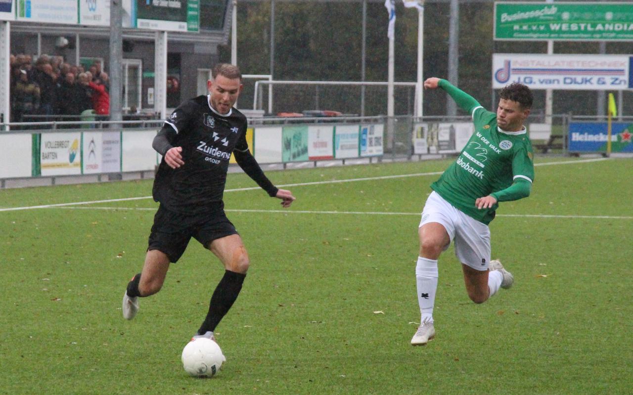 Emil Bijlsma scoorde de derde Hoogeveens treffer.