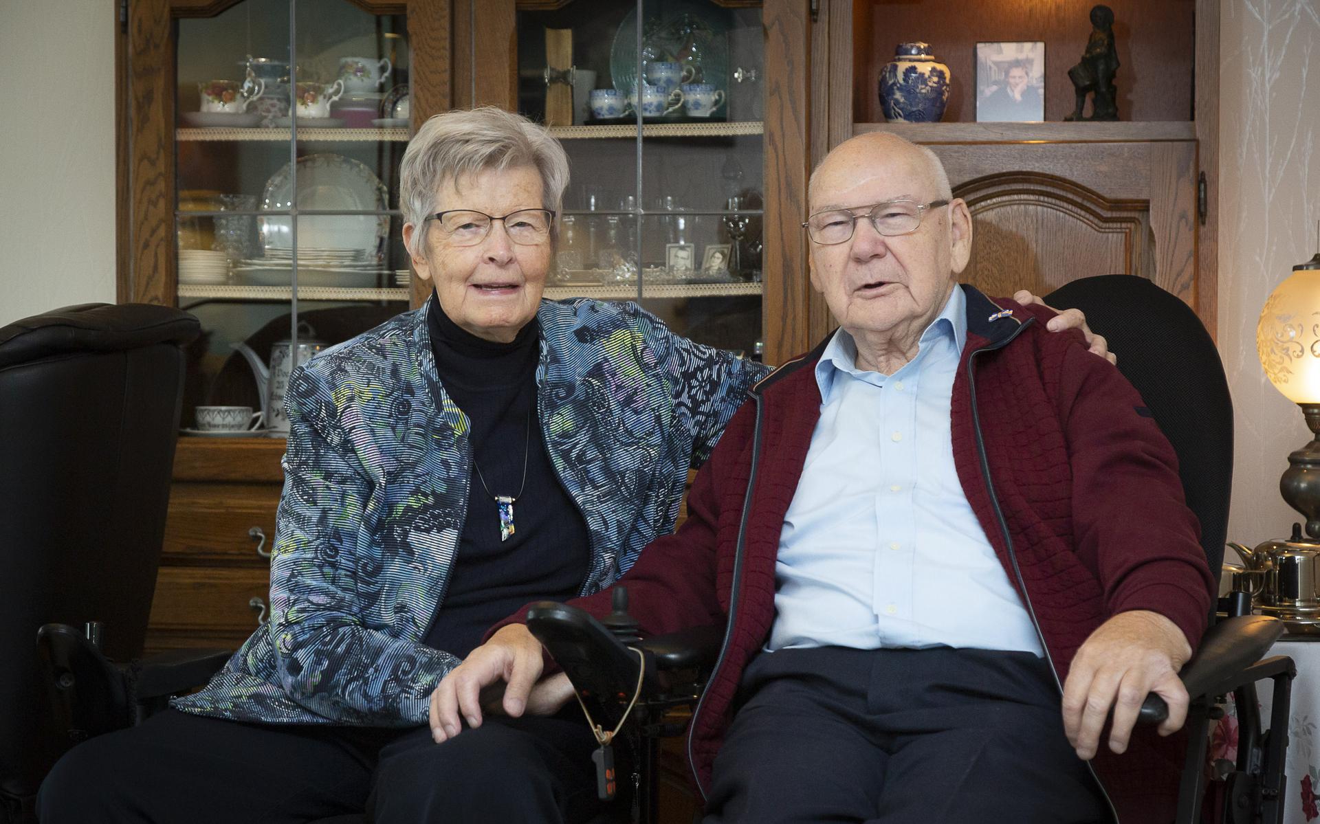 Echtpaar Dam-Koekoek is 60 jaar getrouwd.