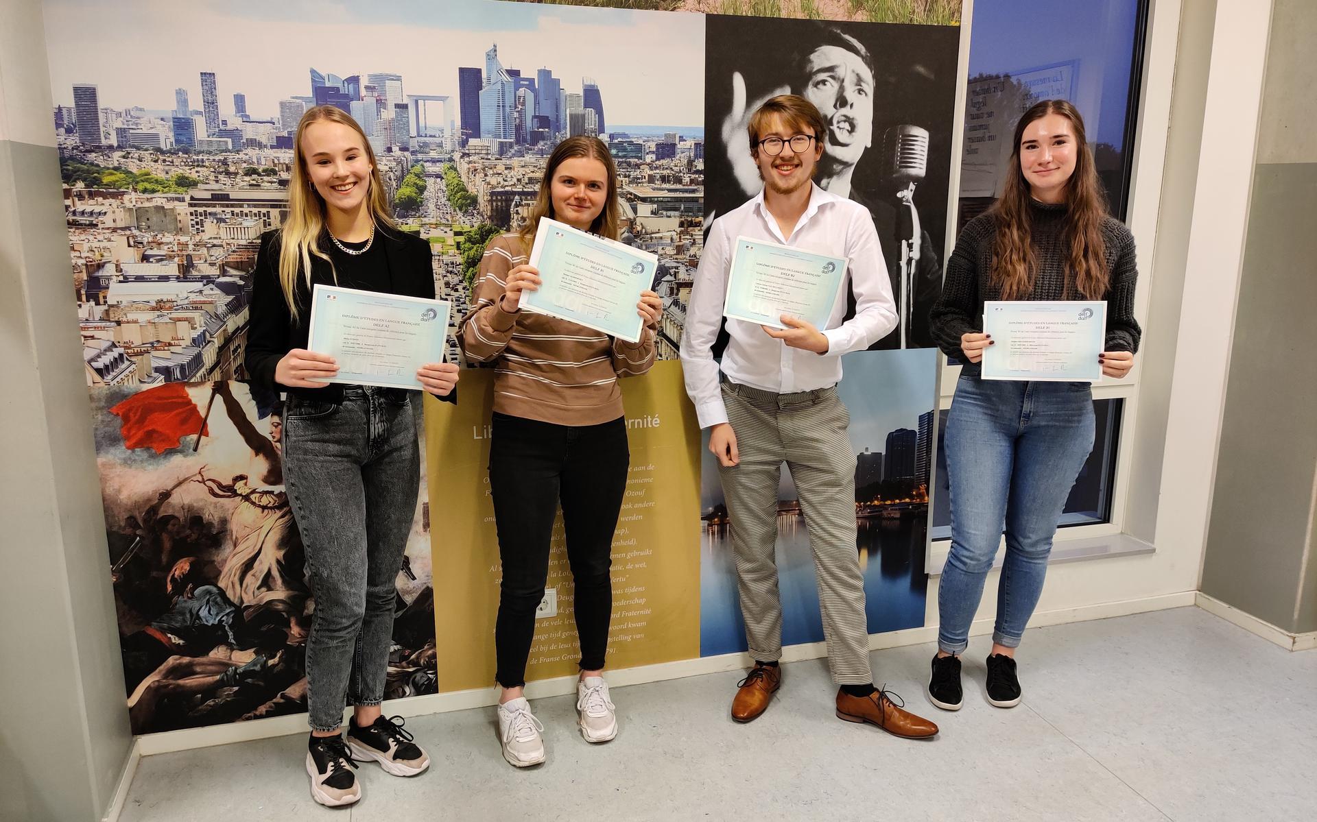 Melanie Boertien, Meghan Eijkelboom, Mieka Everts en Laurens van Mulligen zijn de eerste RvEC'ers die zo'n bijzonder diploma op zak hebben.