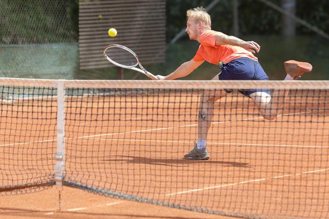 HLTC-Spaarbankbos Heren 1, ondanks spanning in de wedstrijd tegen GLTB uit Groningen, toch weer kamp