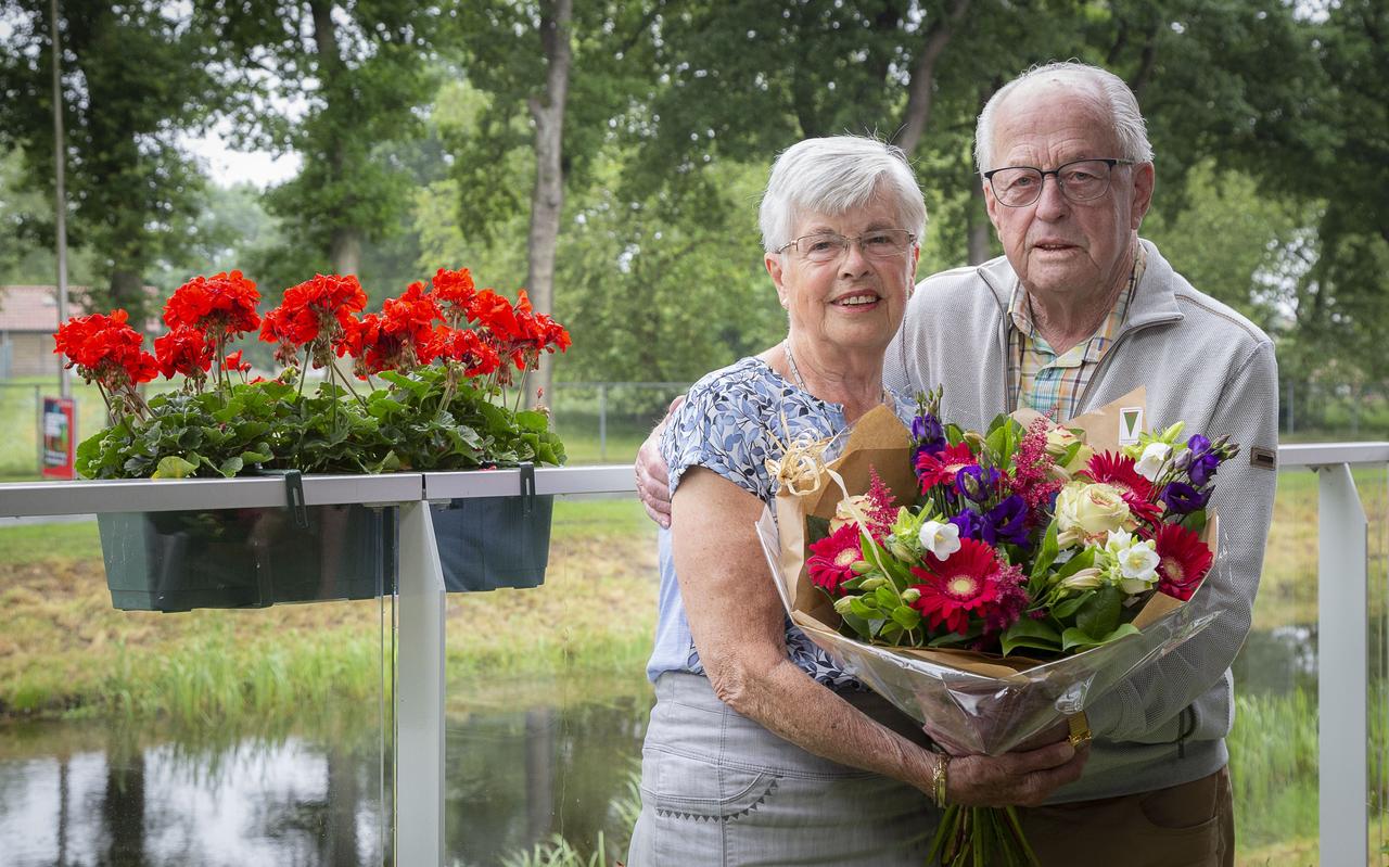 Jan en Annie van Tellingen zijn tot op de dag van vandaag enorm ondernemend en reislustig. Jan en Annie van Tellingen zijn tot op de dag van vandaag enorm ondernemend en reislustig.