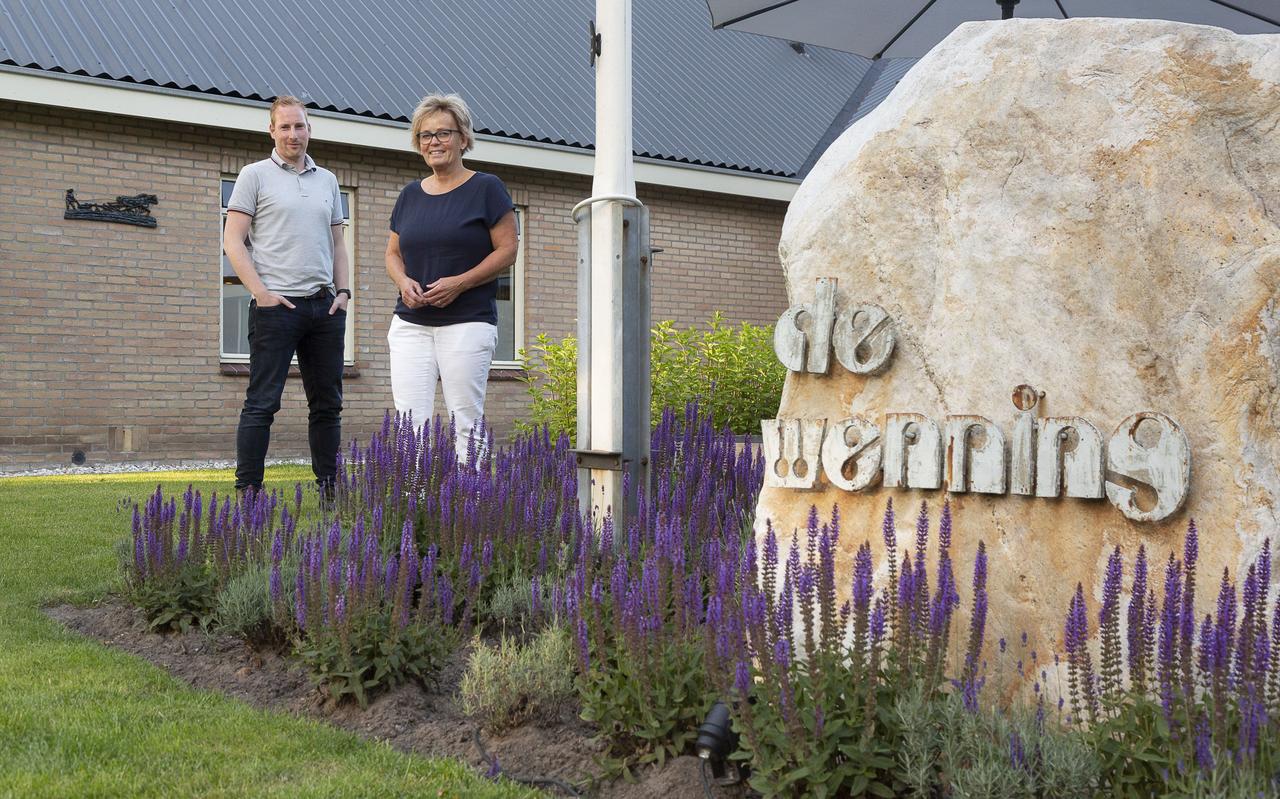 voorzitter Arnout Vos (links) en bestuurslid Ina Steenbergen van De Wemme. voorzitter Arnout Vos (links) en bestuurslid Ina Steenbergen van De Wemme.