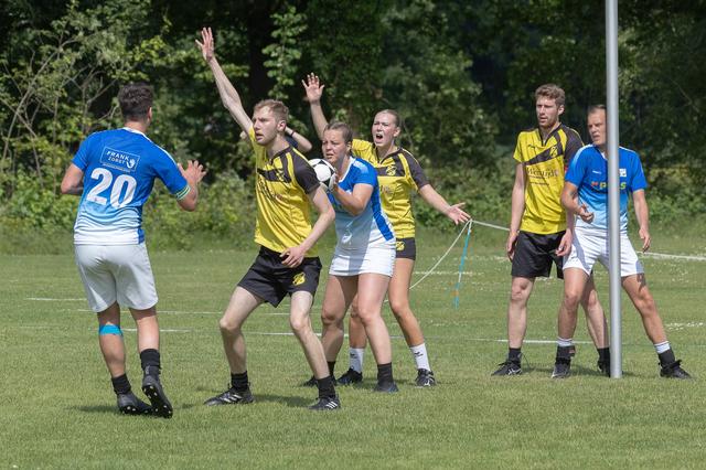 HHV leek af te stevenen op het kampioenschap, maar in de laatste fase van de wedstrijd komt het net