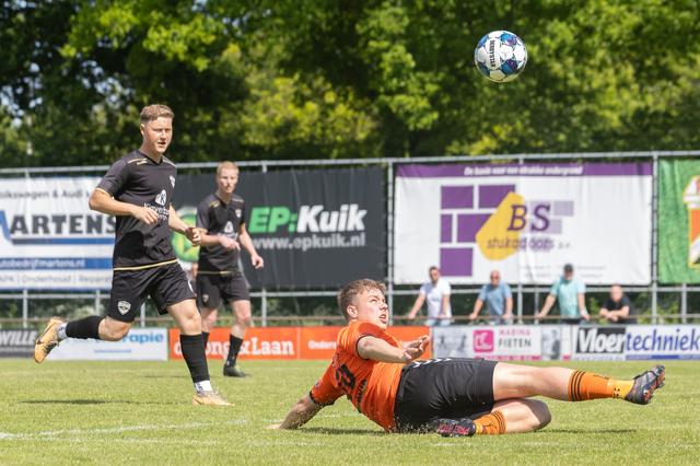 Zevenklapper Hollandscheveld tegen Klazienaveen