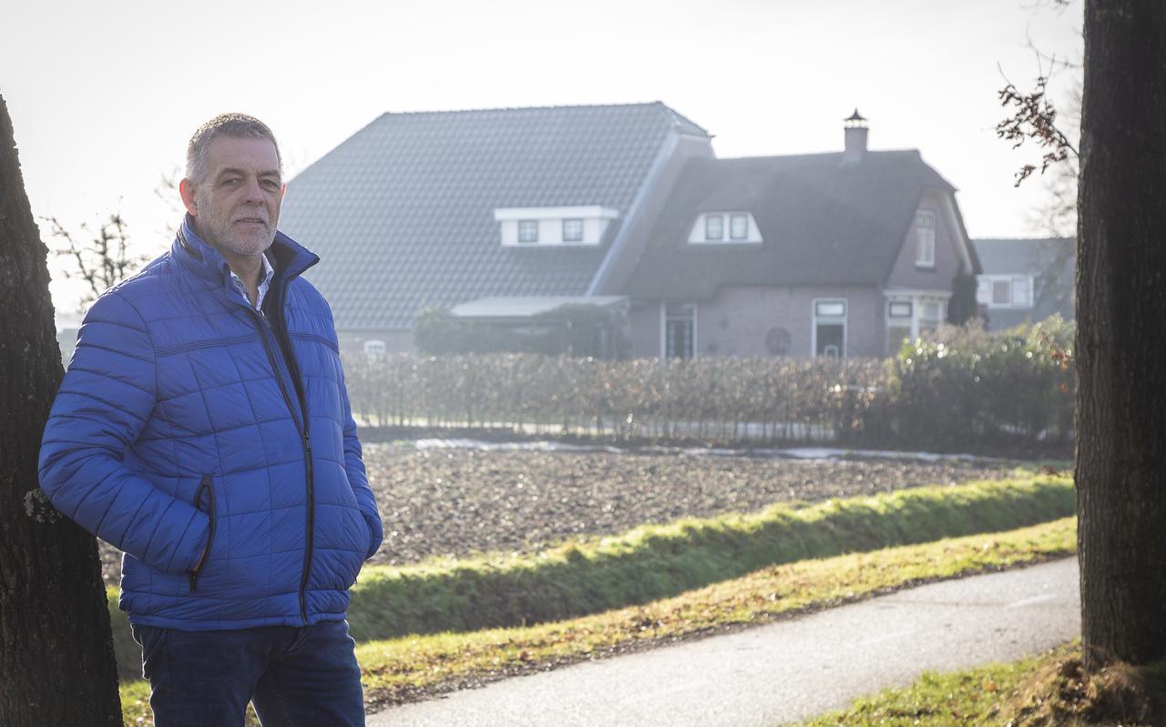 Jan van der Sleen speurt naar oud-onderduikers uit Nieuwlande en heeft er weer een gevonden aan de Brugstraat. Jan van der Sleen speurt naar oud-onderduikers uit Nieuwlande en heeft er weer een gevonden aan de Brugstraat.