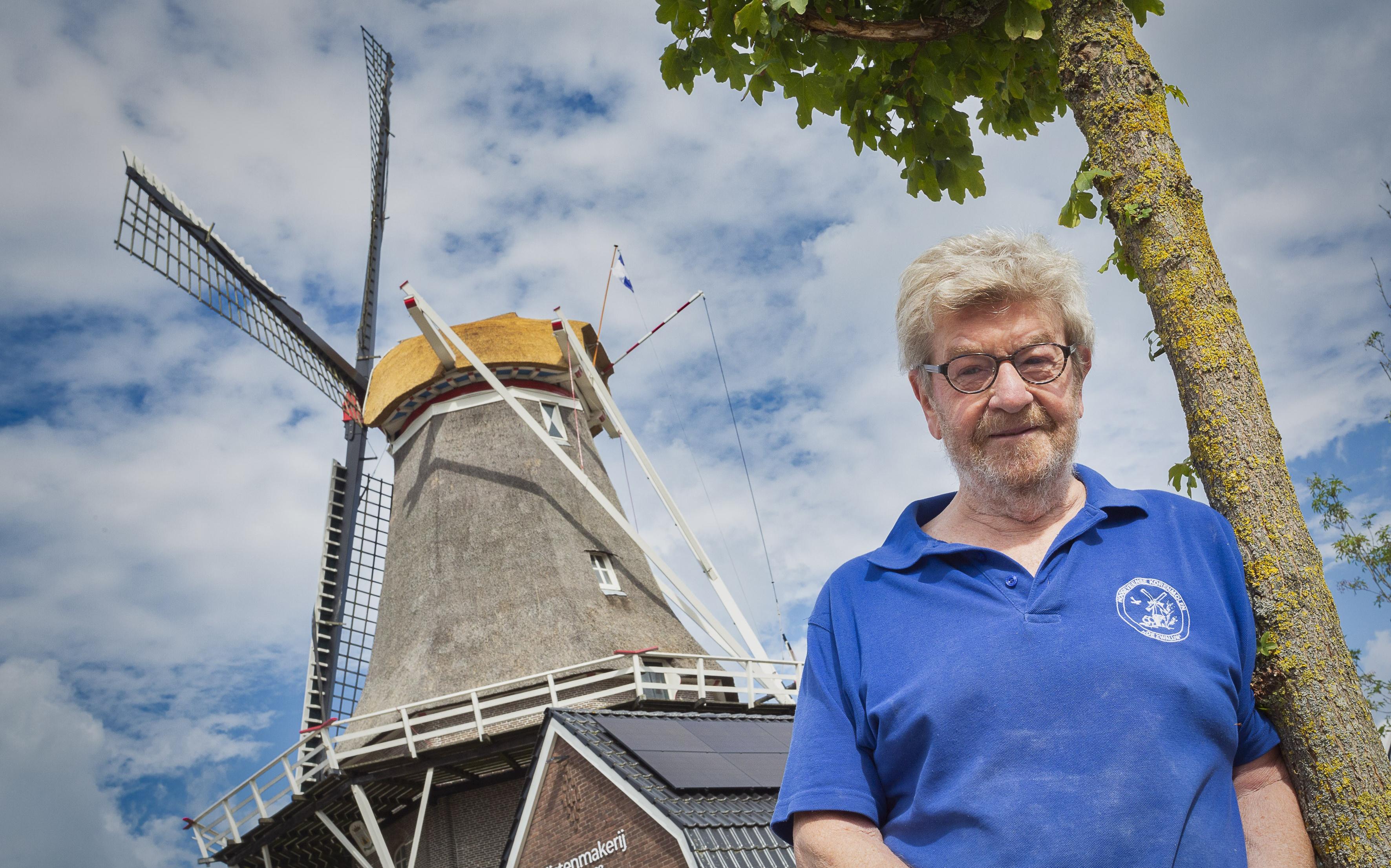 Hans Valkenhoff is volgend jaar veertig jaar molenaar bij Korenmolen De Zwaluw. Hans Valkenhoff is volgend jaar veertig jaar molenaar bij Korenmolen De Zwaluw.