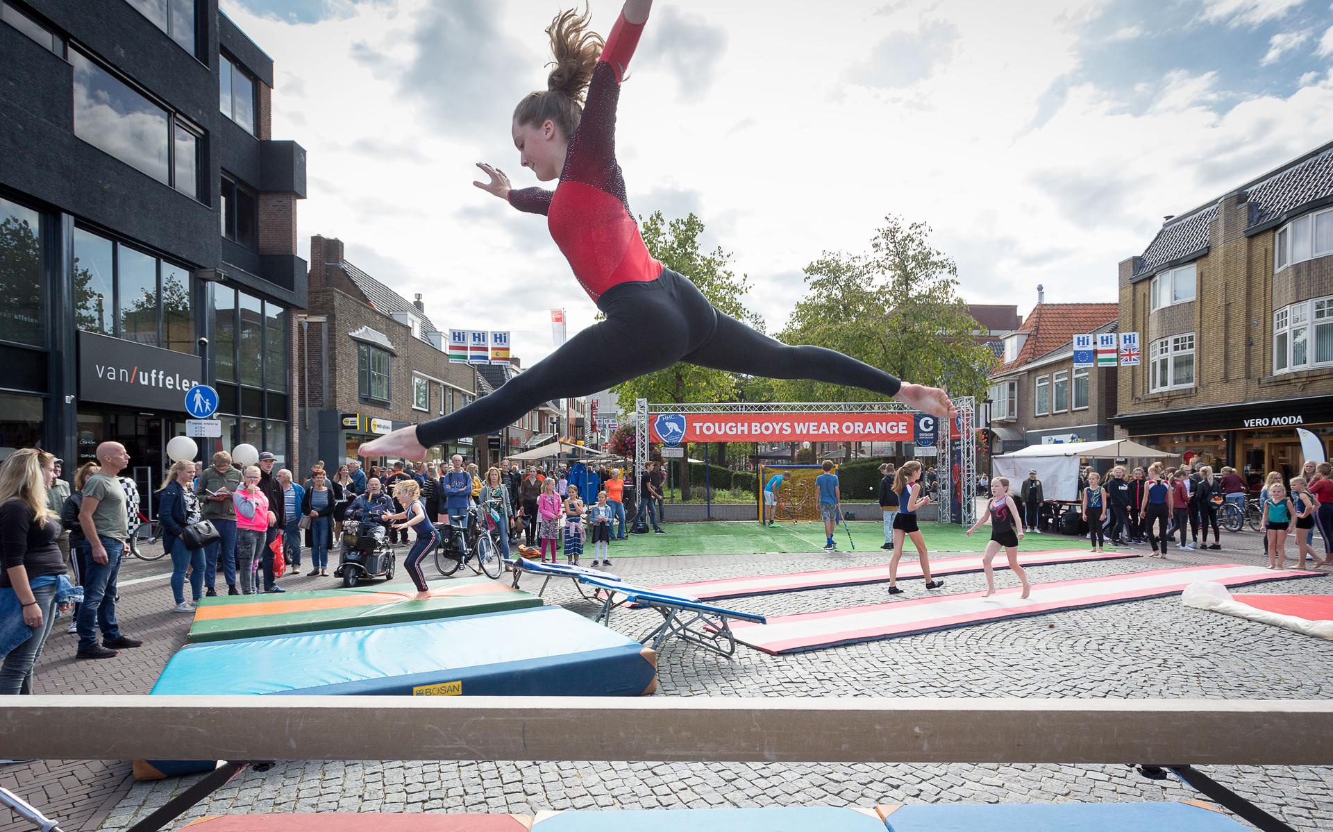 Dit jaar is er geen sportmarkt in het centrum van Hoogeveen, maar is gekozen voor een opzet zoals de Open Bedrijvendag.