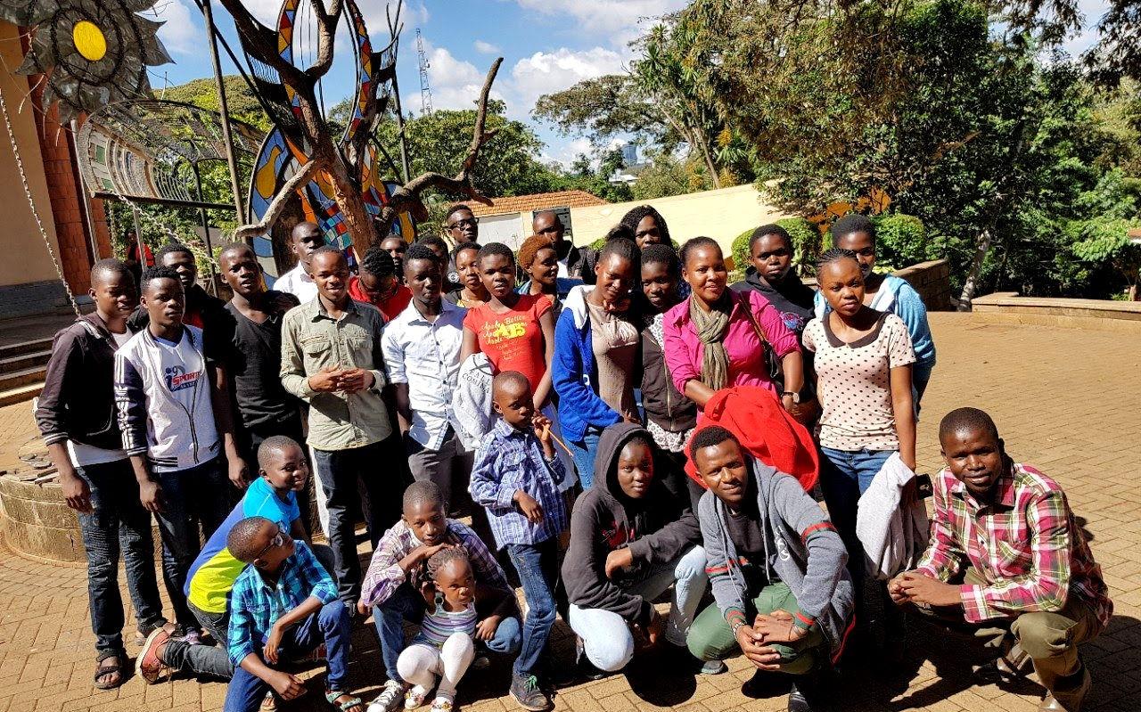 De Andreas Manna Stichting komt op voor straat- en weeskinderen in de Keniaanse hoofdstad Nairobi. De Andreas Manna Stichting komt op voor straat- en weeskinderen in de Keniaanse hoofdstad Nairobi.