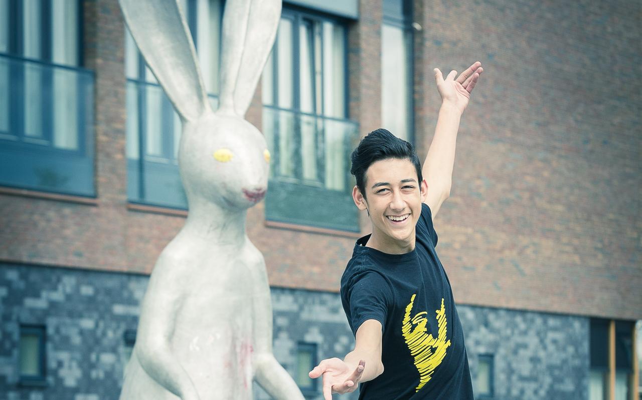 Nederlands kampioen dansen Gianni Blokzijl heeft naast dansen als hobby PokemonGo. Nederlands kampioen dansen Gianni Blokzijl heeft naast dansen als hobby PokemonGo.