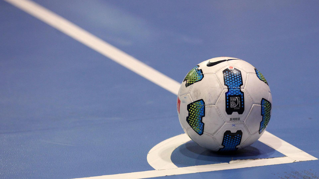 Zaalvoetballers Pesse knokken zich naar zege op DWS, ondanks diverse kaarten