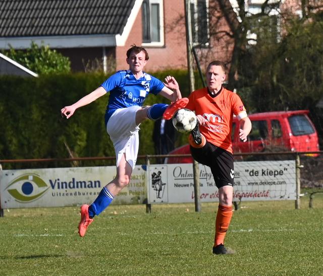 Hollandscheveld heeft geen kind aan Damacota, Strijker grote man met vijf treffers