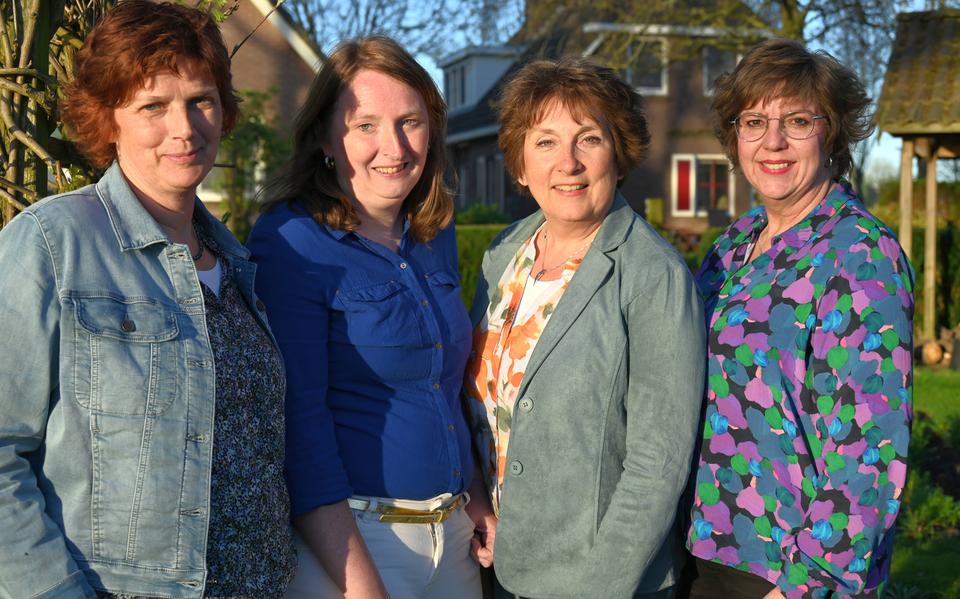 Het bestuur van de vrouwelijke Ondernemers De Wolden, van links naar rechts Rian van den Hende, Jannine Sybenga, Sylvia Zorge en Marian van der Heide. 