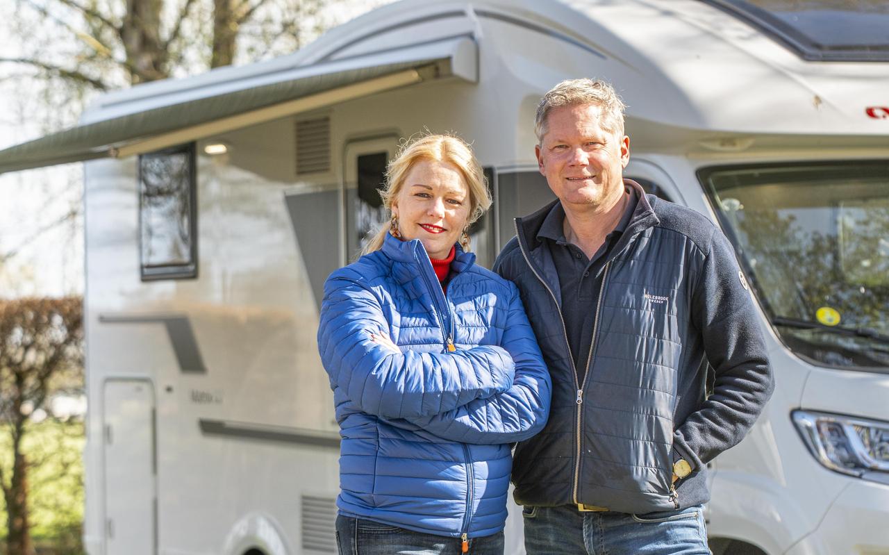 Ingrid Veenstra en haar man Stephan van het Drents Camperhuis in Broekhuizen: "Corona heeft camperverkoop extra impuls gegeven.” Ingrid Veenstra en haar man Stephan van het Drents Camperhuis in Broekhuizen: "Corona heeft camperverkoop extra impuls gegeven.”