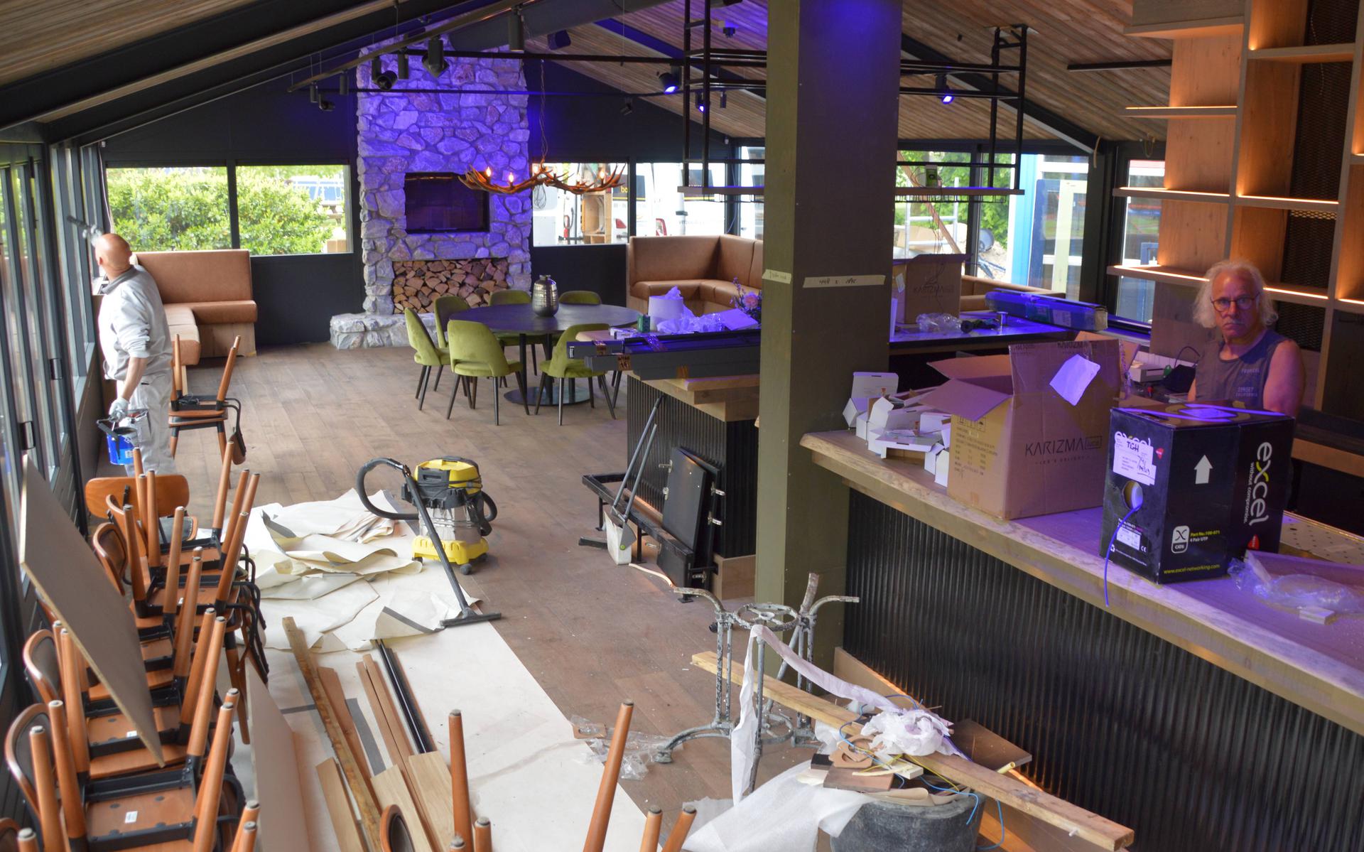 Deze week worden de laatste puntjes op de i gezet in het vernieuwde restaurant van vakantiepark Westerbergen in Echten.