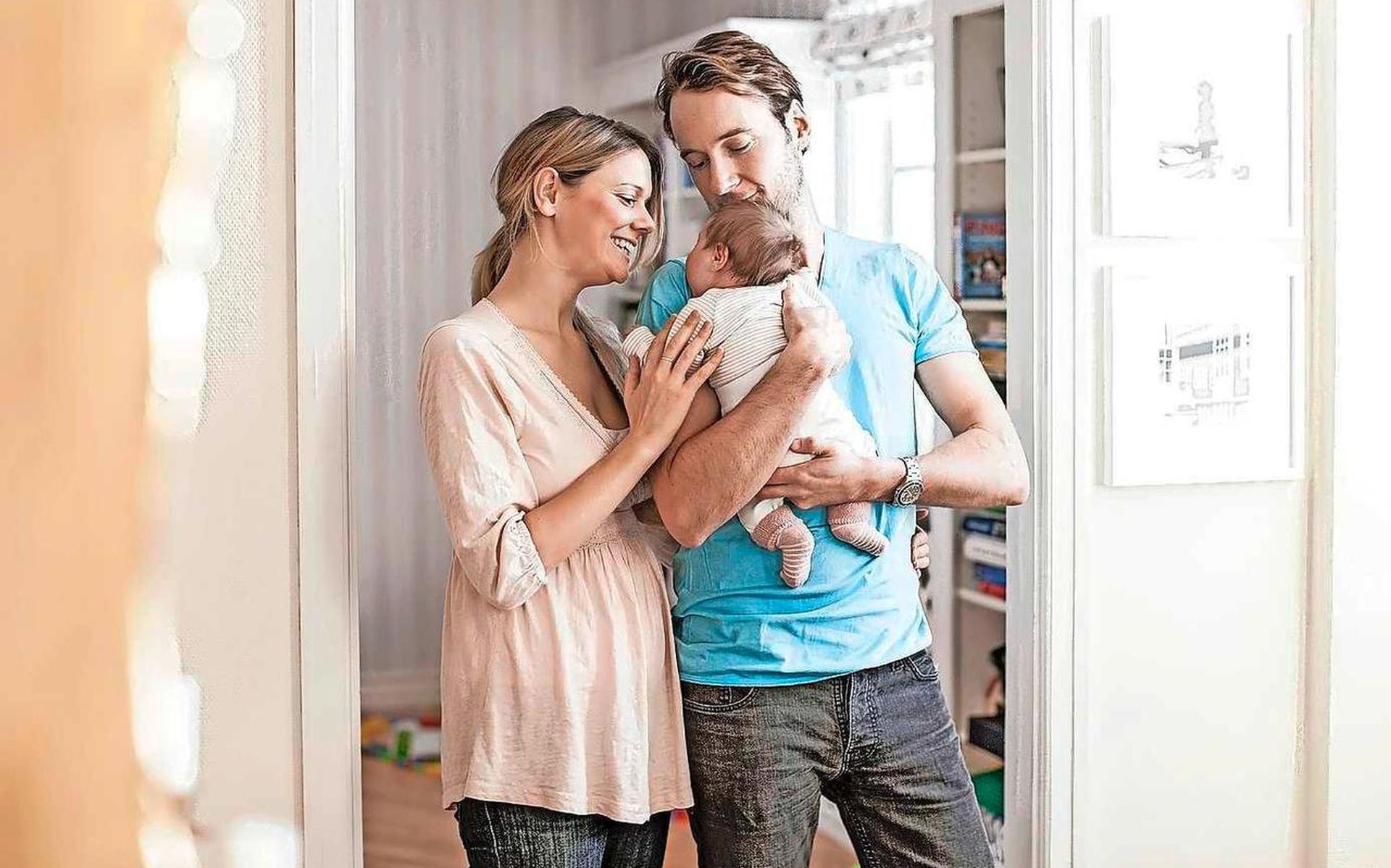 Als er een baby komt, gaat de vrouw vaak minder werken. Foto ter illustratie.