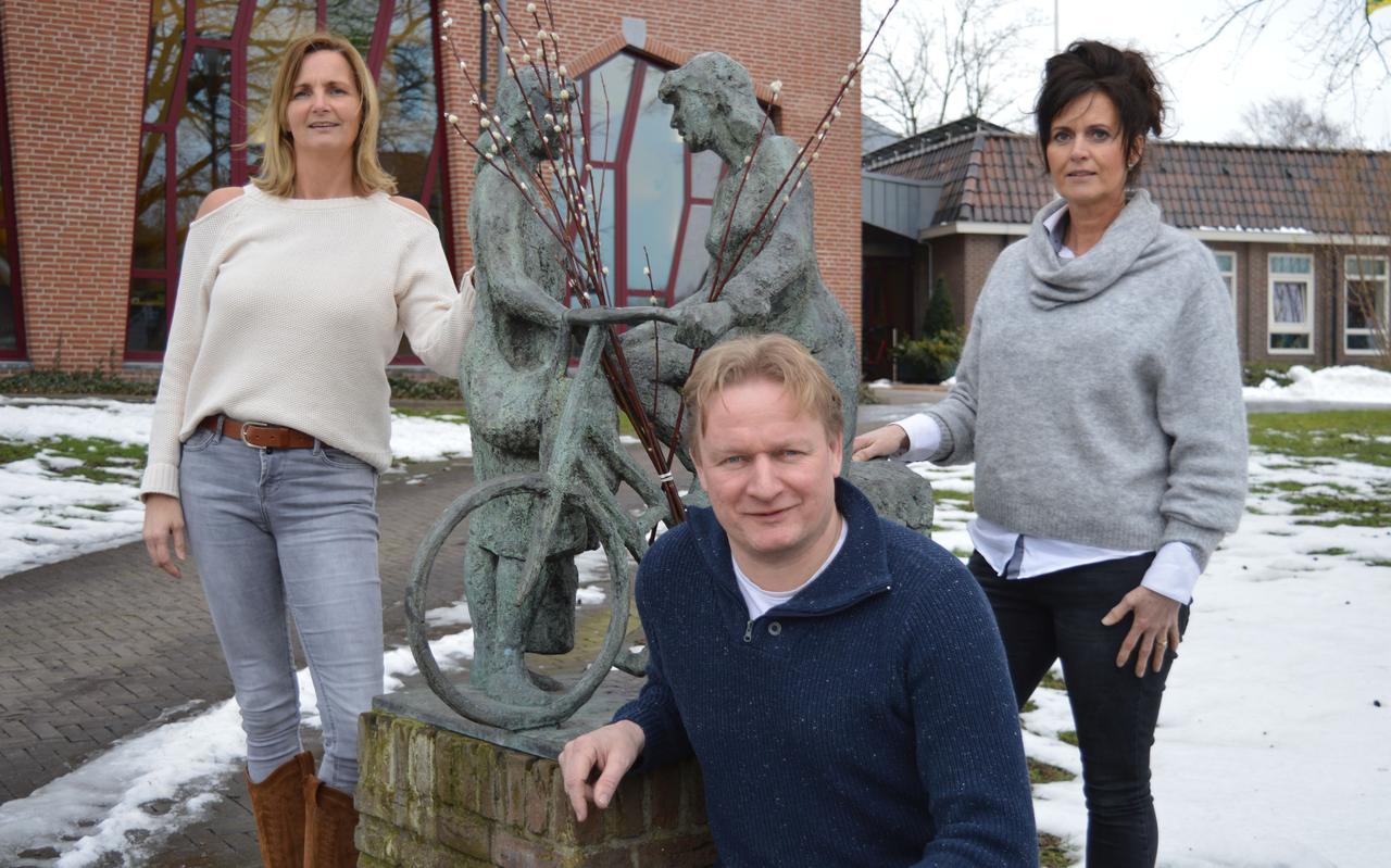 Van links naar rechts Jacqueline van den Bosch, Koop Drost en Evelien Westerbeek. Van links naar rechts Jacqueline van den Bosch, Koop Drost en Evelien Westerbeek.