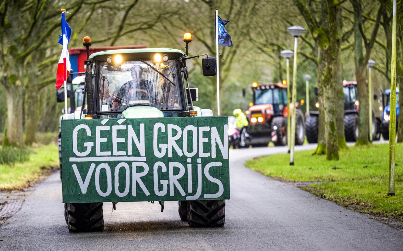 Vorige week verzamelden tientallen boeren bij het provinciehuis in Assen verzameld als protest tegen stikstofregels die volgens hen onevenredig hard aankomen in Drenthe. 
